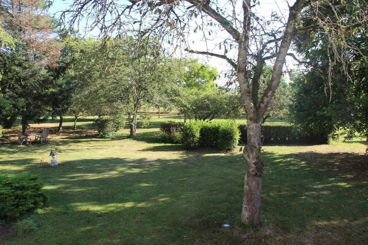La Dominotte Bed & Breakfast Demigny Room photo