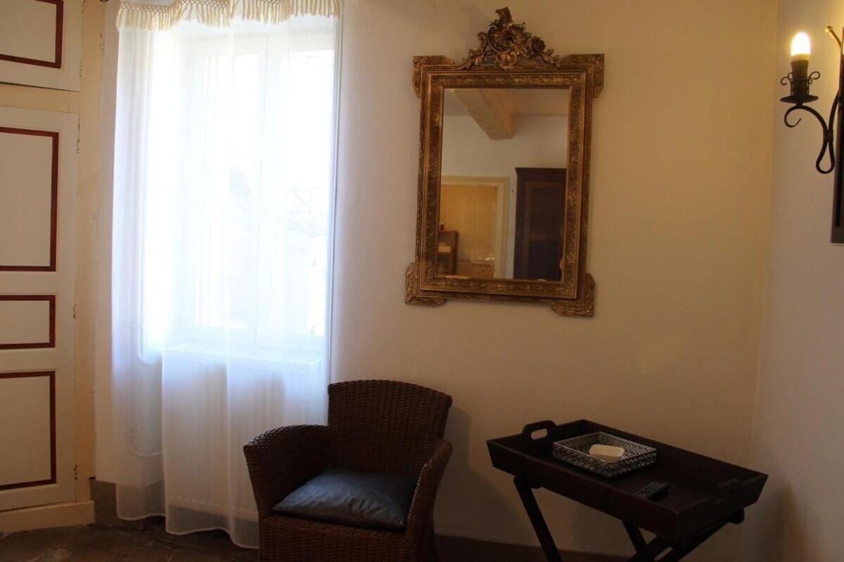 La Dominotte Bed & Breakfast Demigny Room photo
