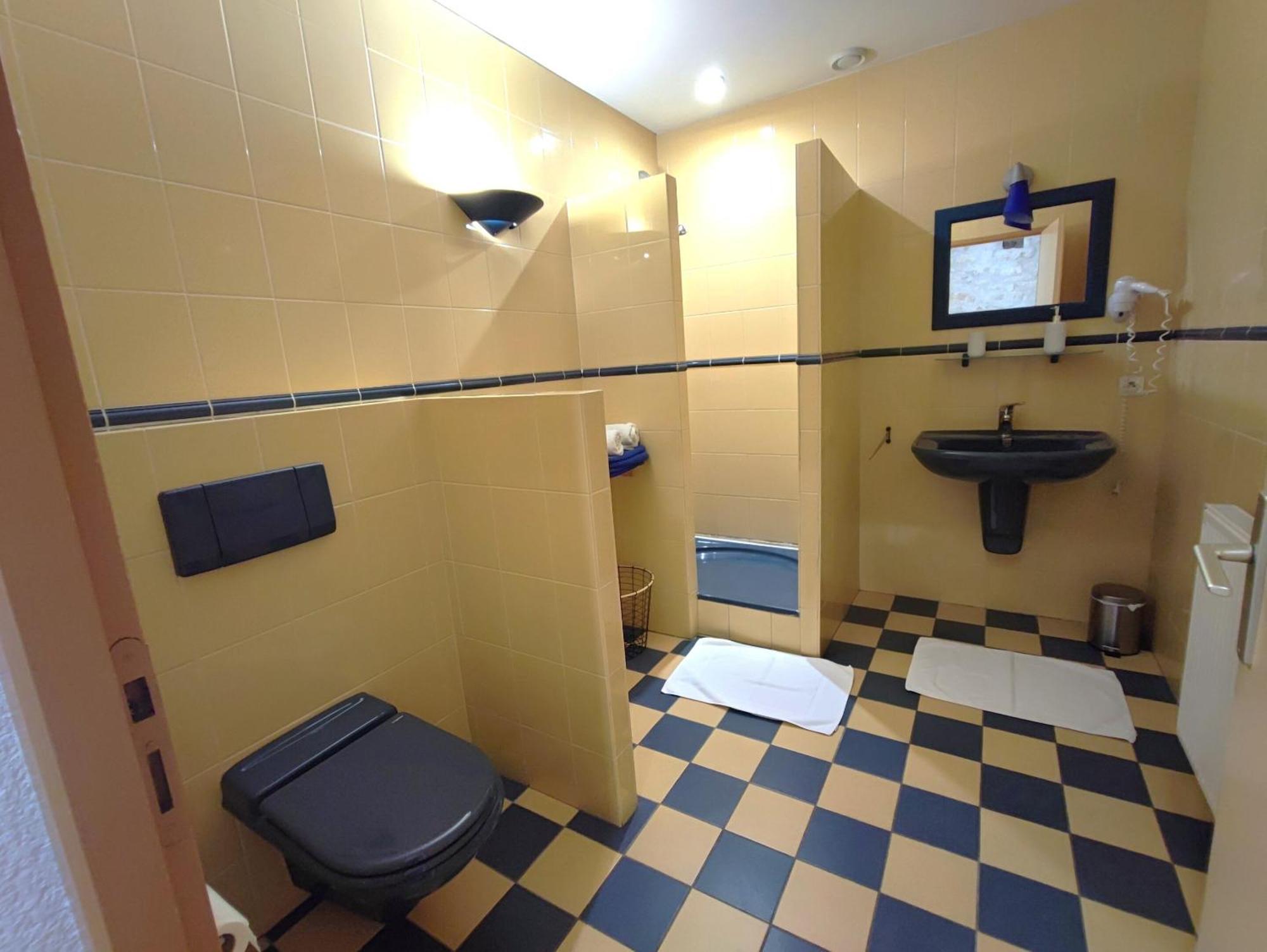 La Dominotte Bed & Breakfast Demigny Room photo